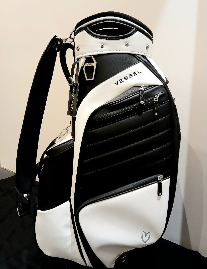 ☆VESSEL　ベゼル☆未使用品　９型キャディバッグ　APX Staff2.0