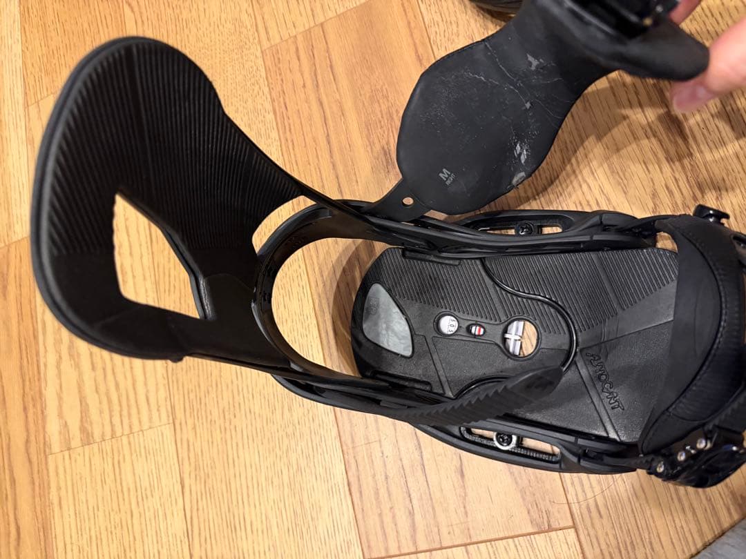 BURTONスノーボードビンディング　CARTEL M/L