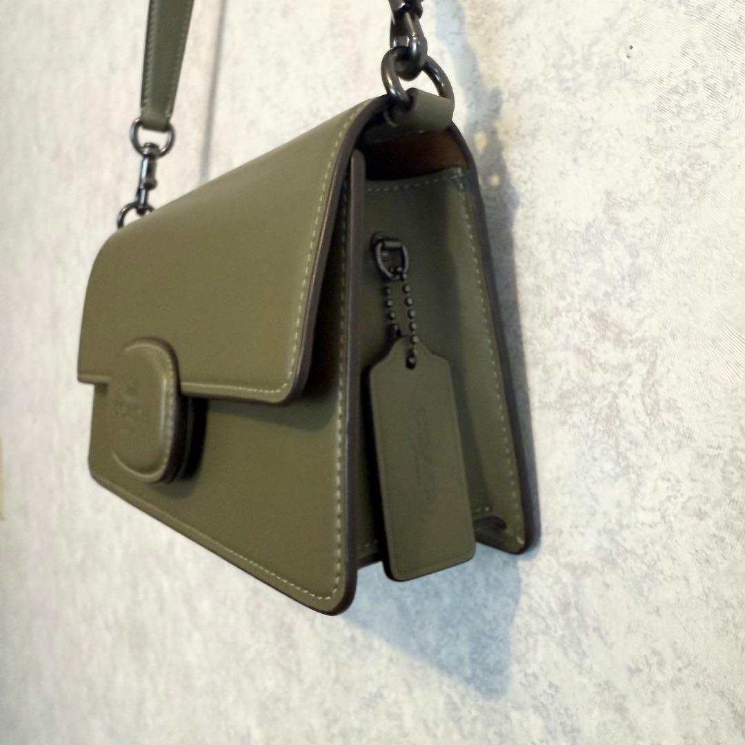 COACH オリーブグリーン ショルダーバッグ　ハンドバック