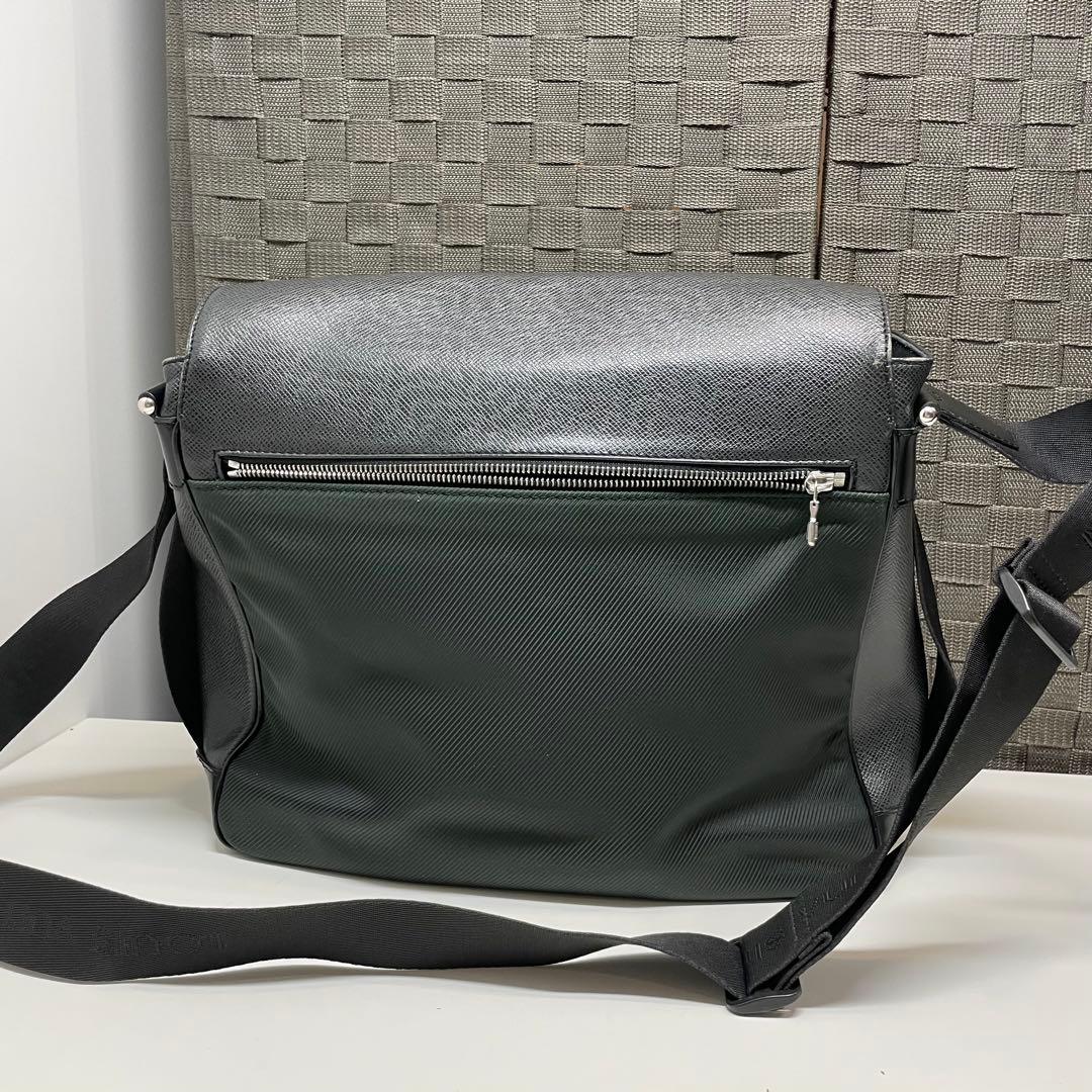 T*R様 LOUIS VUITTON ルイ ヴィトン タイガ ヴィクトール M3