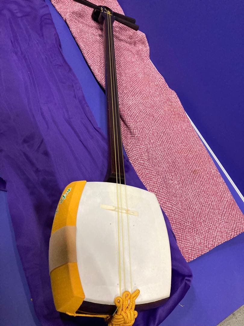 高級 三味線 民謡 K9？ 金無垢 子持綾杉 金細 紅木 和楽器 弦楽器 綾杉胴