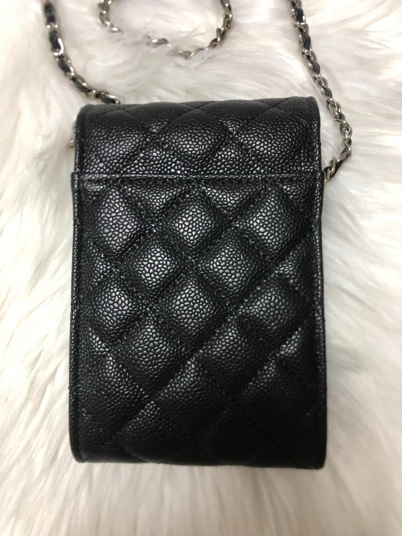 ブラック　キルティングスマホショルダーバッグ　おしゃれ　バッグ　女性　女性