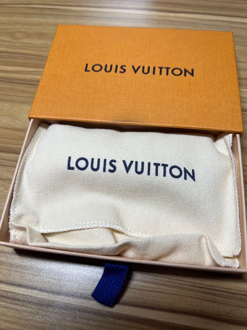 ルイヴィトン　キーホルダー　新品未使用　メッセージカード、紙袋付き