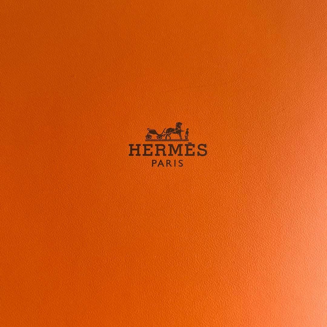 【激レア】HERMÈS オレンジ ハート型ギフト箱