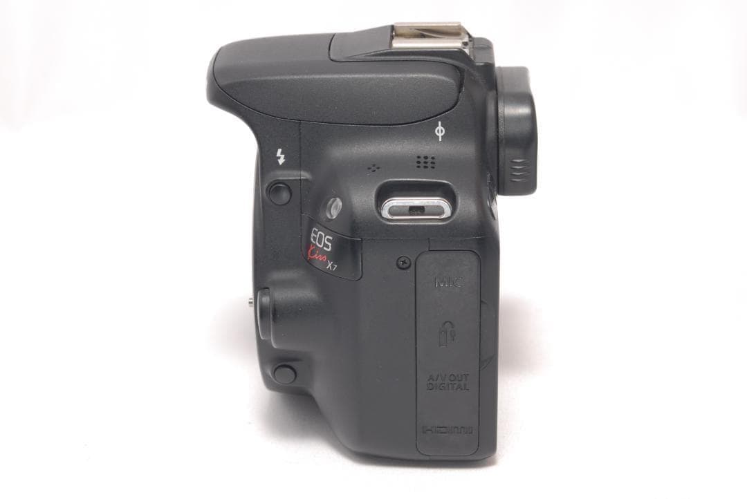 ⭐️コンパクト＆高画質⭐️Canon Kiss X7 キャノン　デジタル一眼