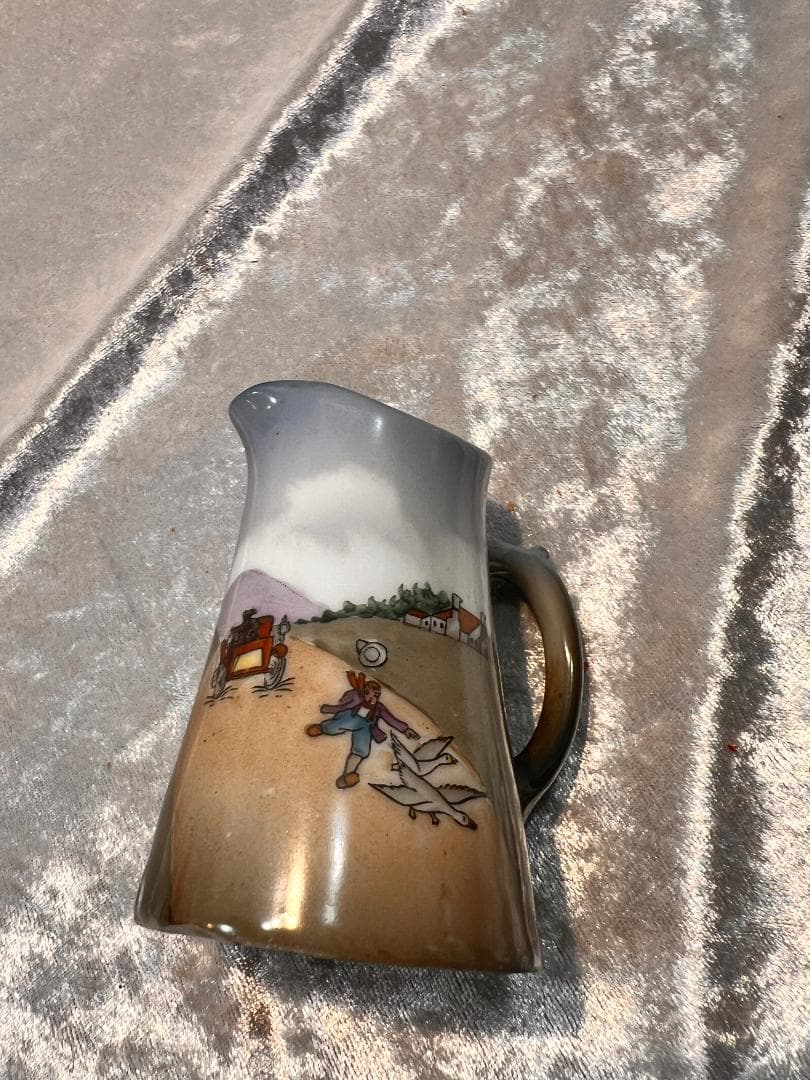 カップ＆ソーサー2個とミルクポットのセット 手描き　オランダの風景　刻印なし