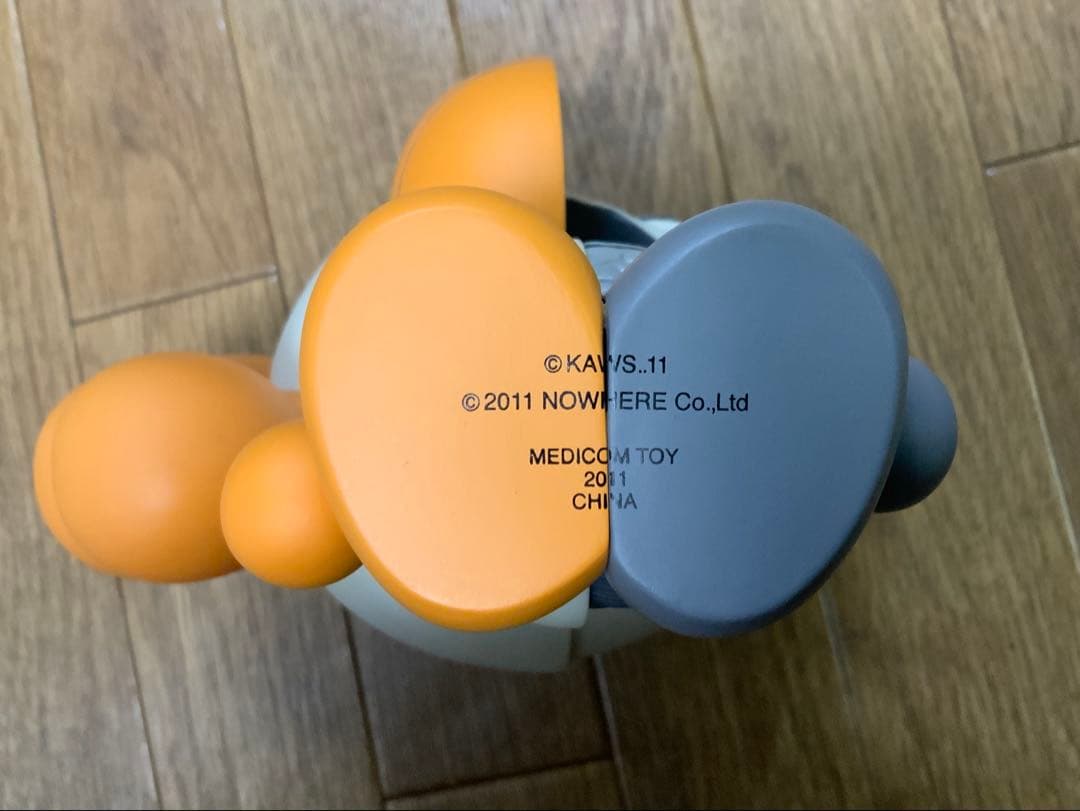 Original Fake×KAWS MILO 人体模型フィギュア ホワイト