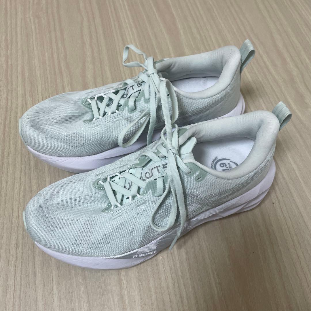 ASICS ノヴァブラスト5 24.5cm