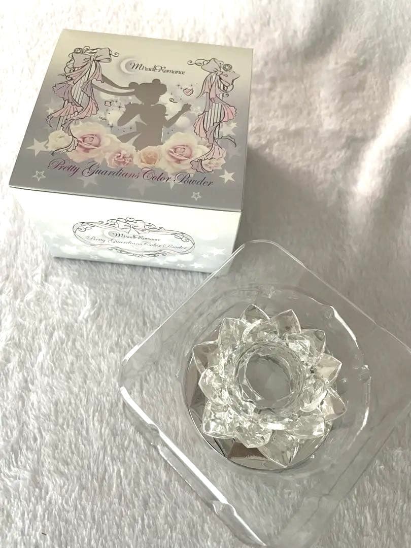 幻の銀水晶　フェイスパウダー　コスメ　セーラームーン　プレミアムバンダイ