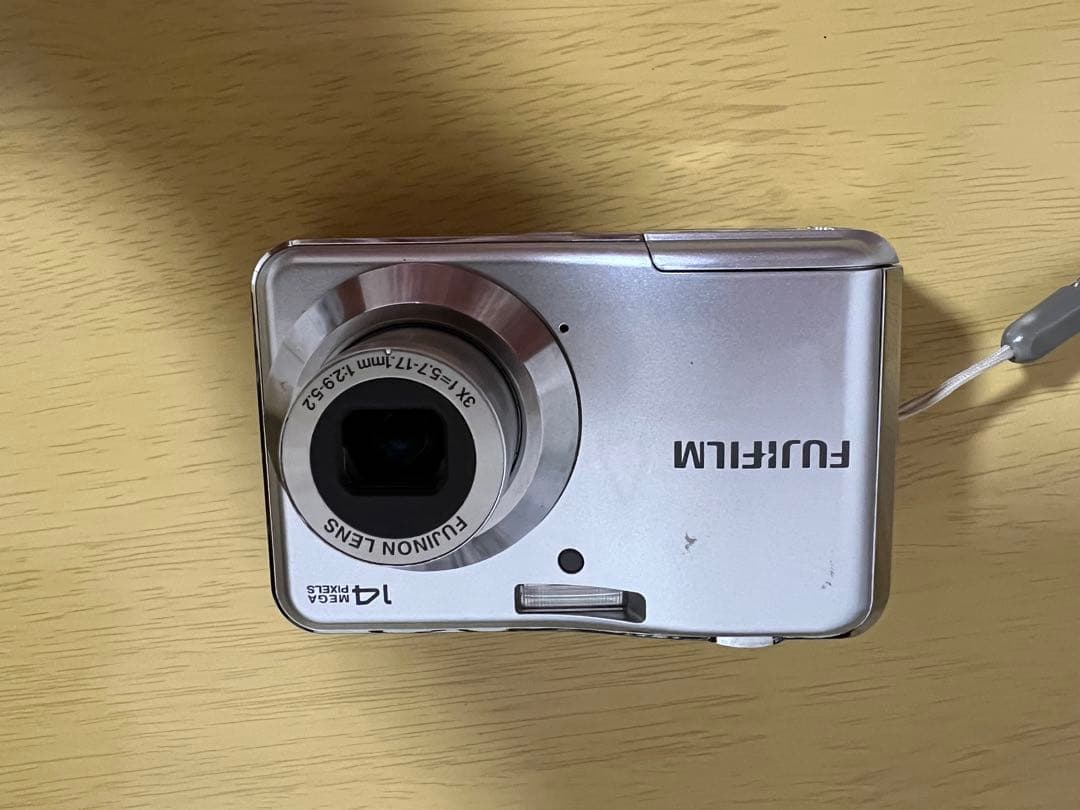 【美品】FUJIFILM FinePix AV230 デジタルカメラ シルバー