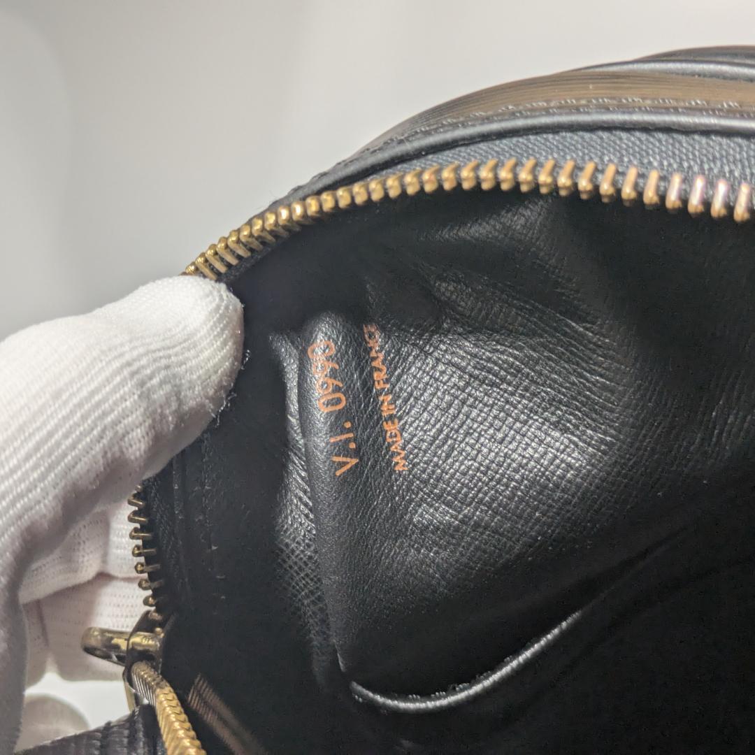 極美品 ベタ無 ルイヴィトン エピ ポルトドキュマンヴォワヤージュ M54472