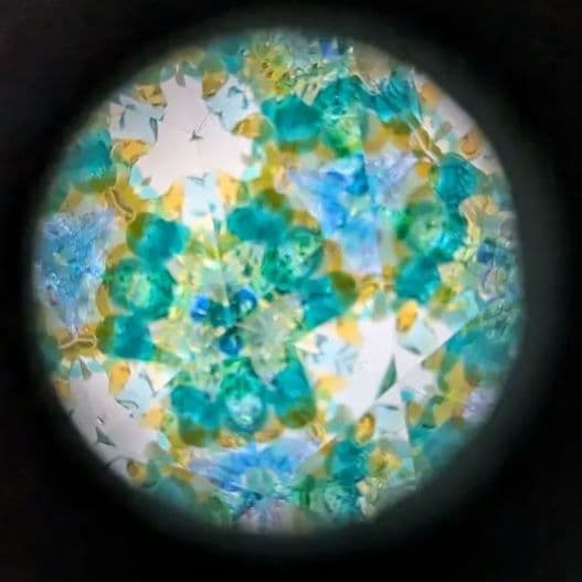 佐藤元洋さん　吹きガラス万華鏡