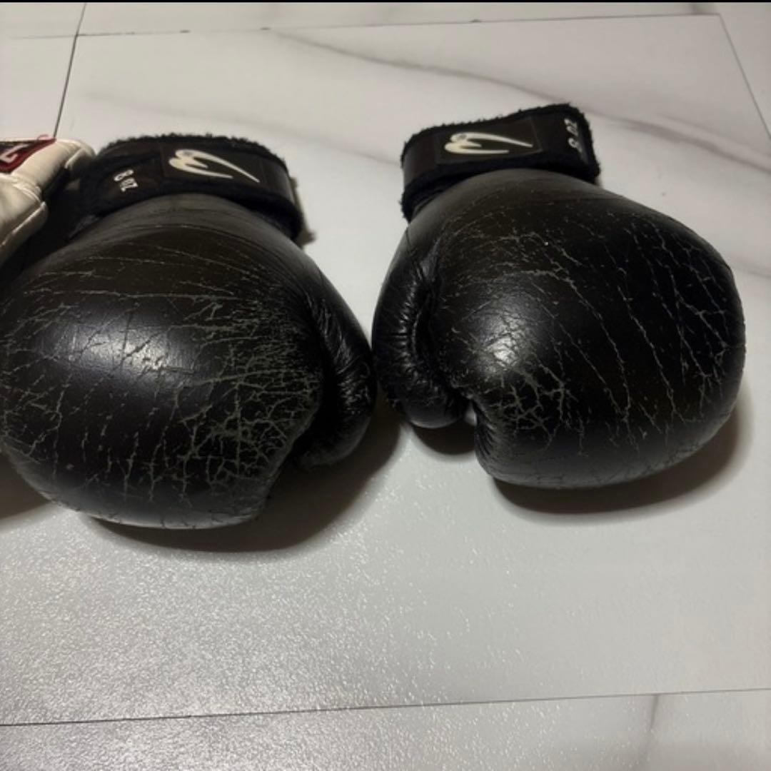 8oz 黒 レザー ボクシンググローブ、白のグローブセット