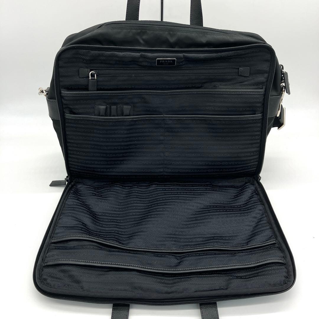 【PRADA】2wayバッグ　ビジネスバッグ　三角ロゴプレート　ナイロン　黒色