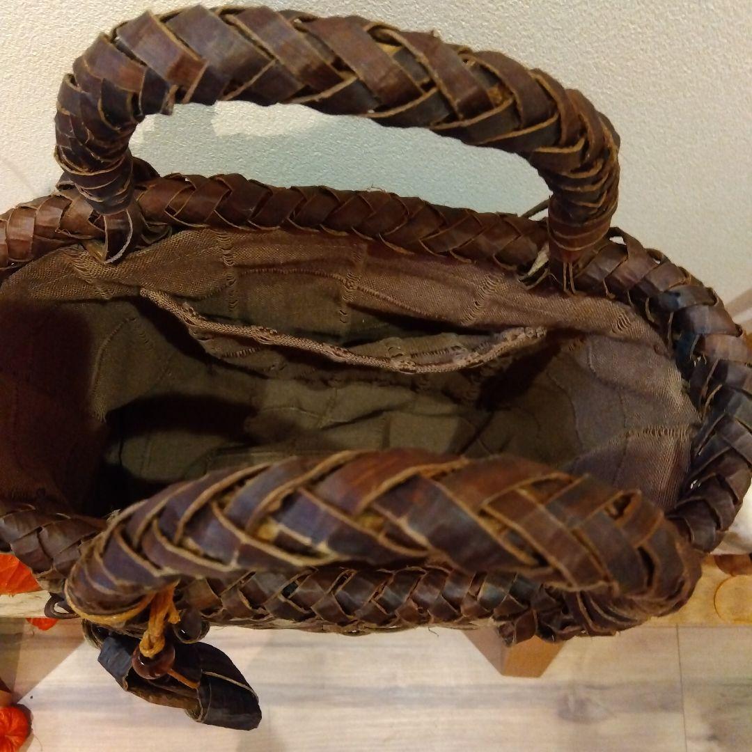 くるみ　あけびのブラウンかごバッグ