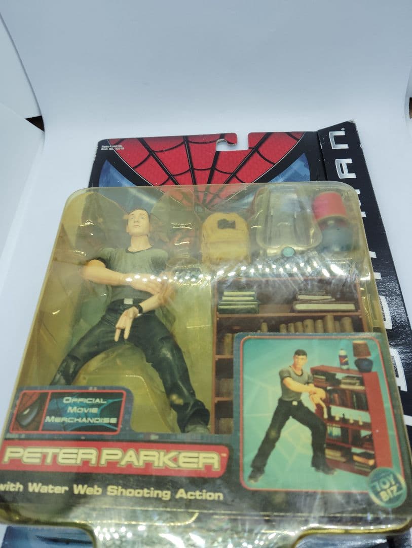 TOYBIZ スパイダーマン　ピーターパーカー　6インチアクションフィギュア