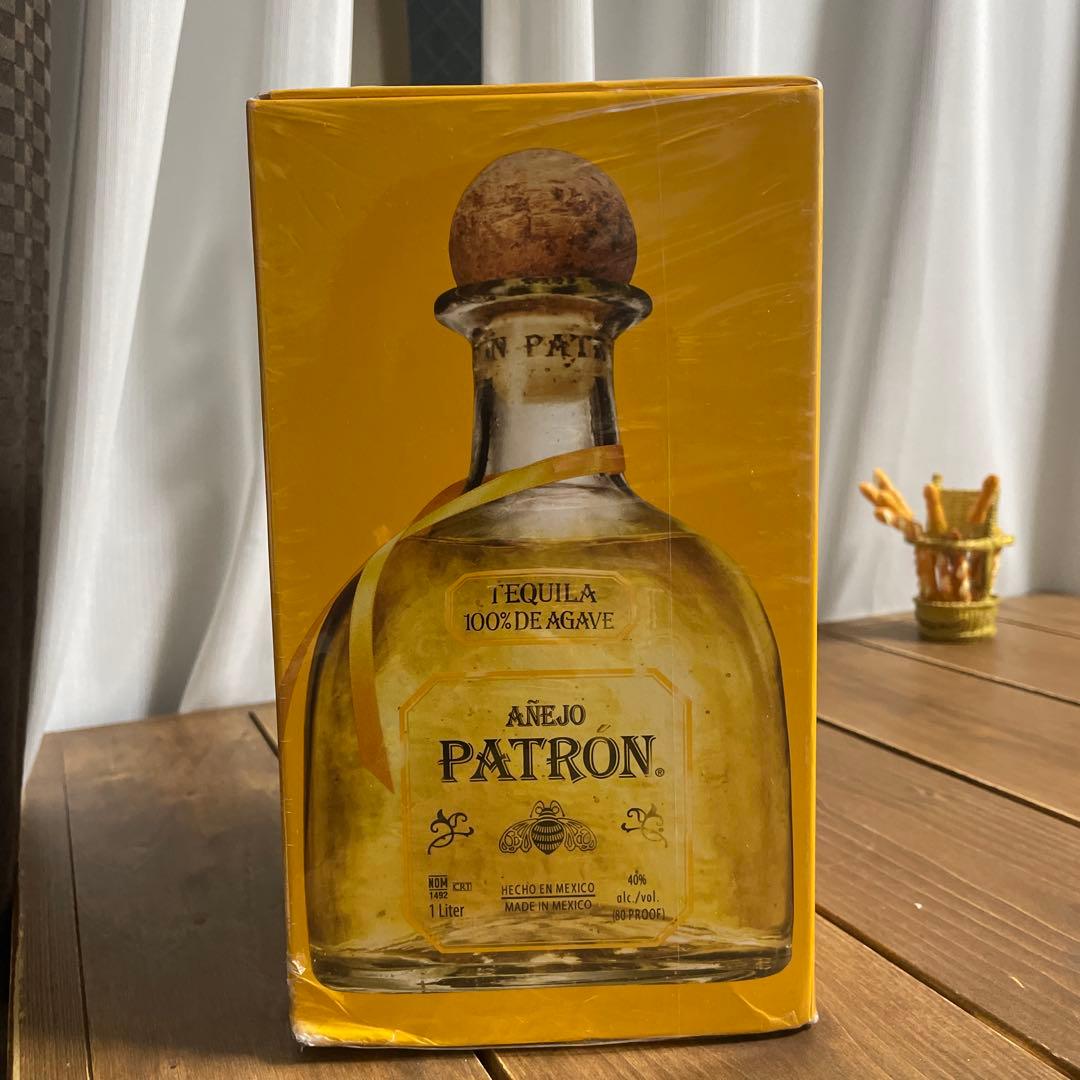 PATRÓN AÑEJO テキーラ 1L