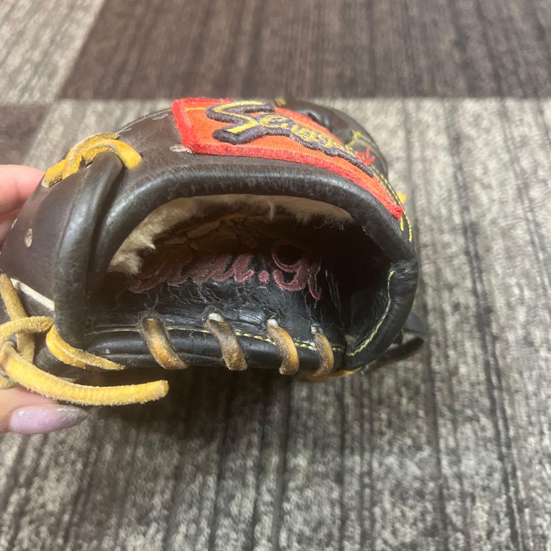 slugger グローブ　軟式　内野用　ネーム入り