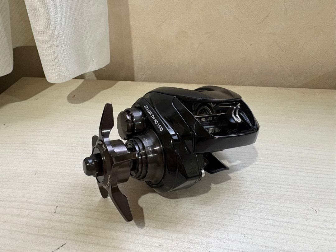 ★☆ダイワ　22ジリオンTW HD 1000 H ボディ　超美品