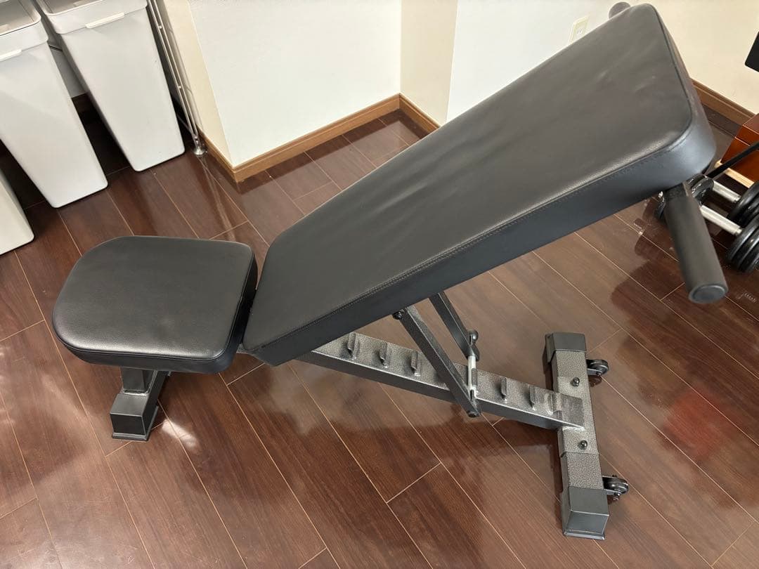 調整可能トレーニングベンチ 黒