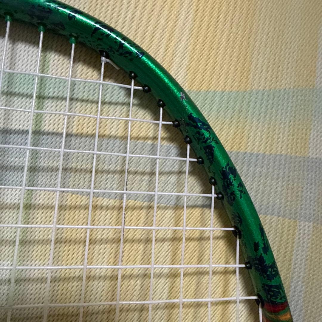 バドミントンラケット。アストロクス99pro4u 新シャトル