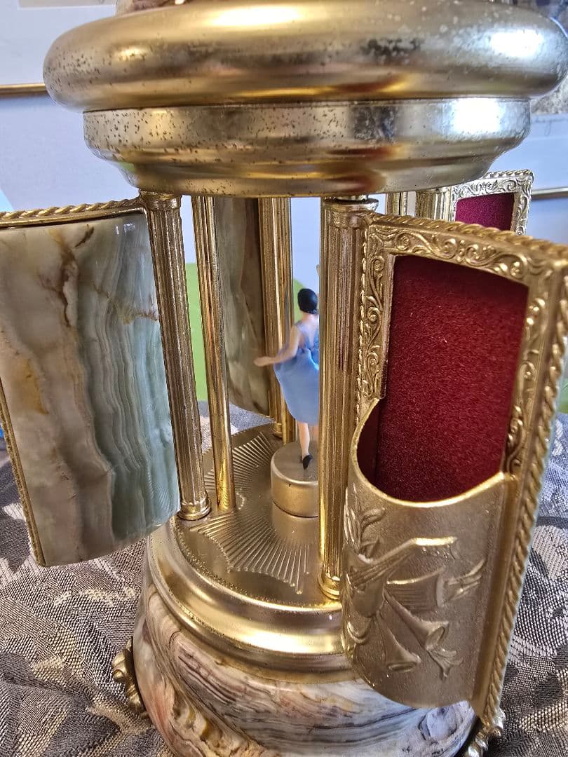 金箔・大理石　REUGE製オルゴール　バレエダンスフィギュア付き大理石装飾品