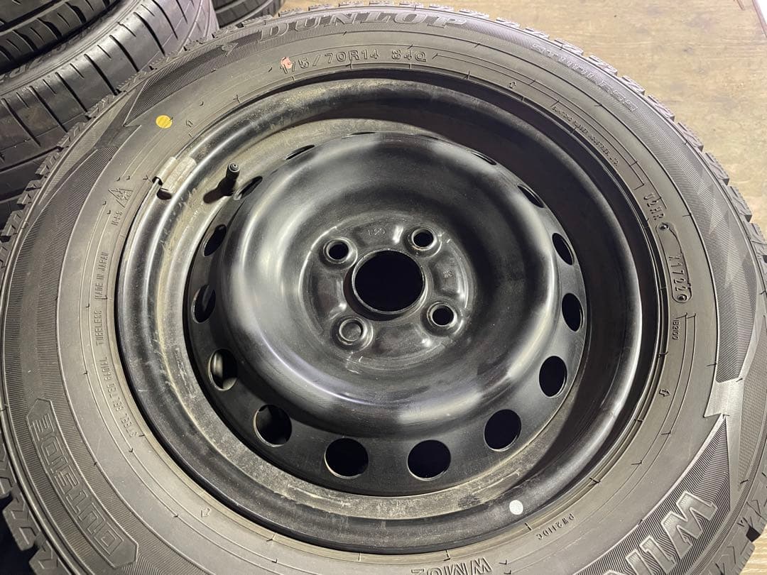 投げ売りトヨタ純正アクア　ヴィッツ　ヤリス175/70R14 バリ山スタッドレス