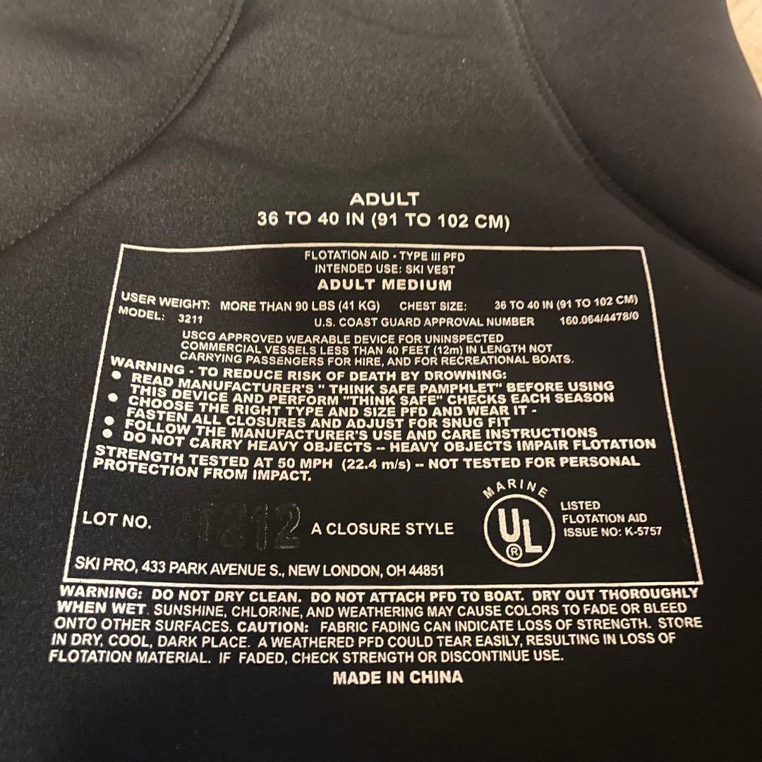 ライフジャケット　ベスト　LIQUID FORCE マリンスポーツ Mサイズ
