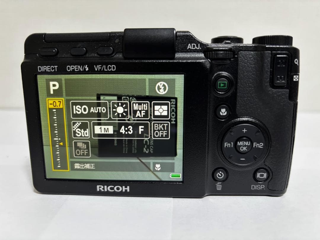 【美品・元箱付き】RICOH GXR +P10+自動開閉式レンズキャップ