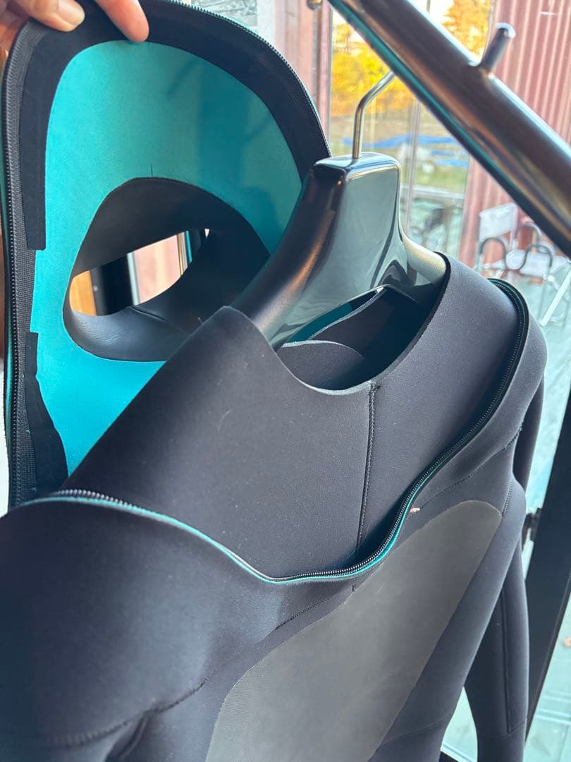 BREAKER OUT U-zip light 4/3mm セミドライメンズL