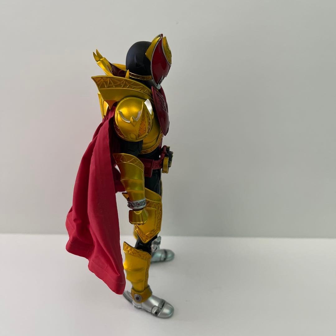 SHフィギュアーツ 真骨彫製法 仮面ライダーキバ エンペラーフォーム