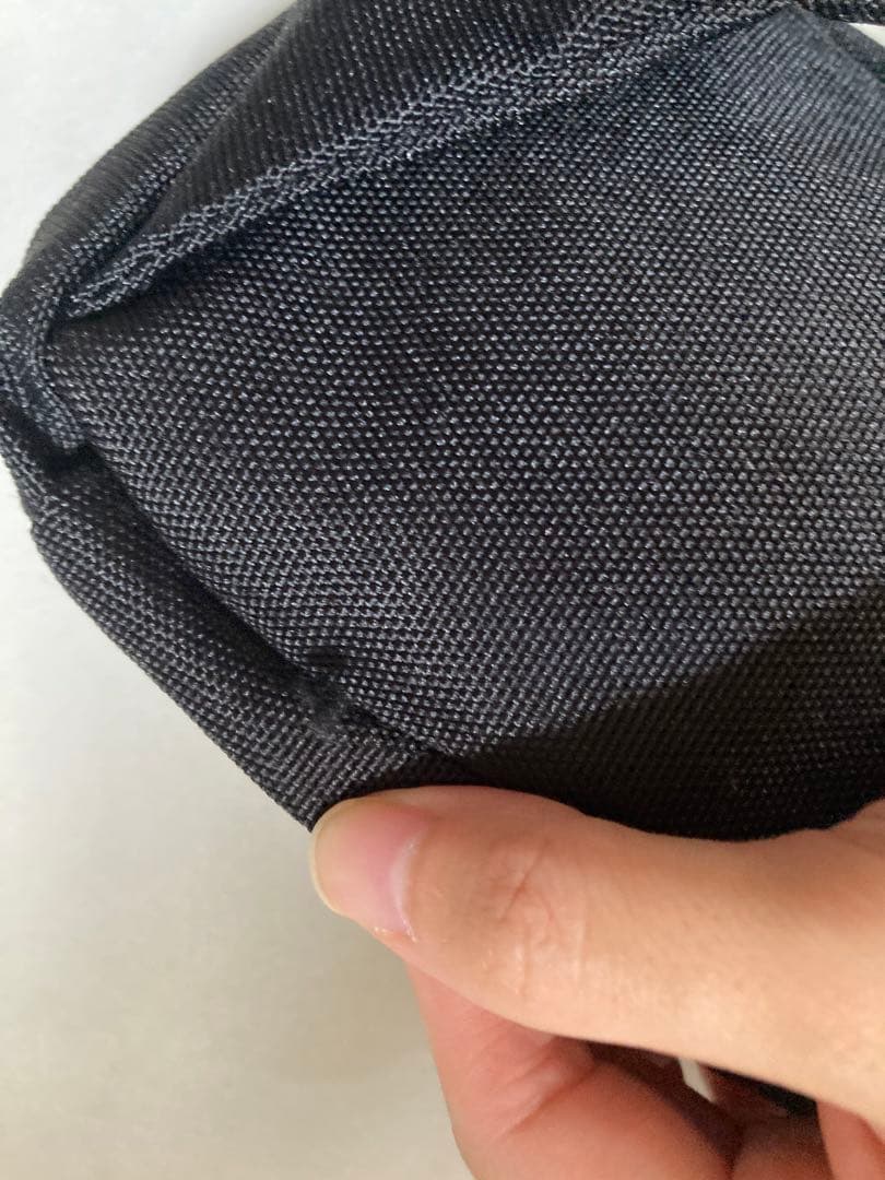 aiko LLR8ウエストポーチ 黒　ボディバッグ