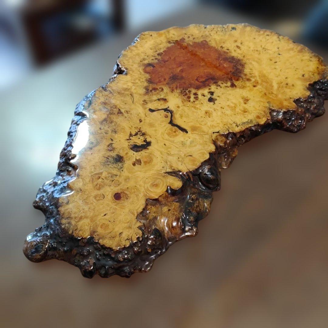 花梨テーブル 不規則形状 黄褐色