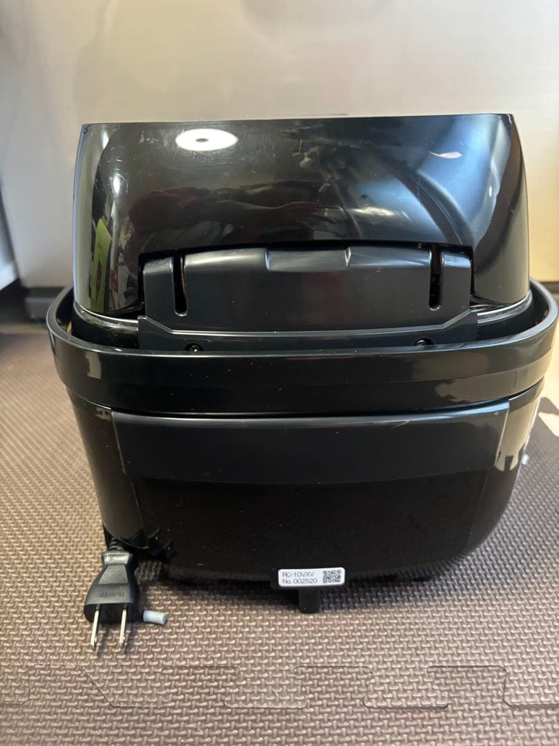 美品　TOSHIBA RC-10VXV K 炊飯器　23製