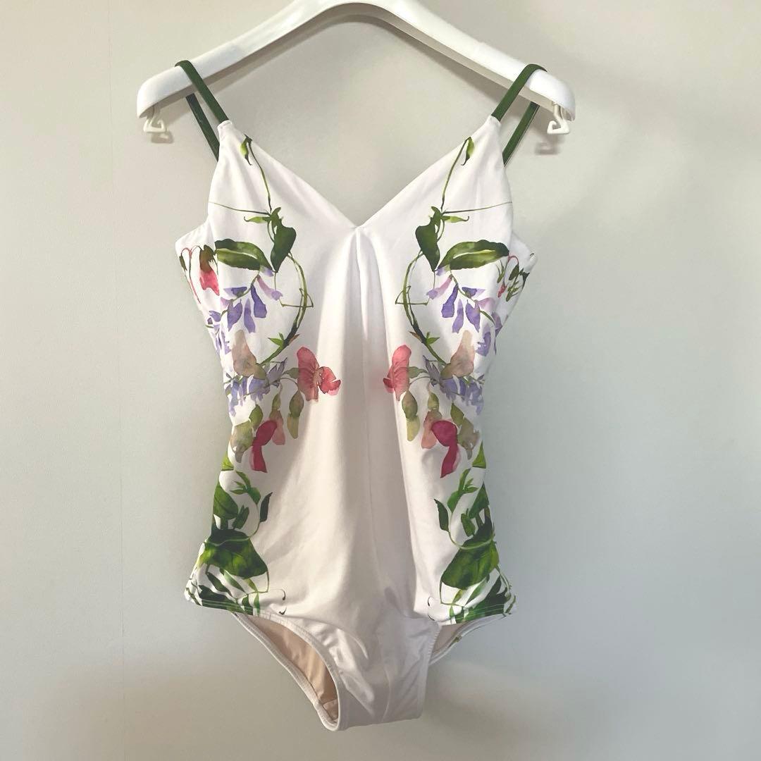 超美品　BYPLIE バレエ　レオタード　stina