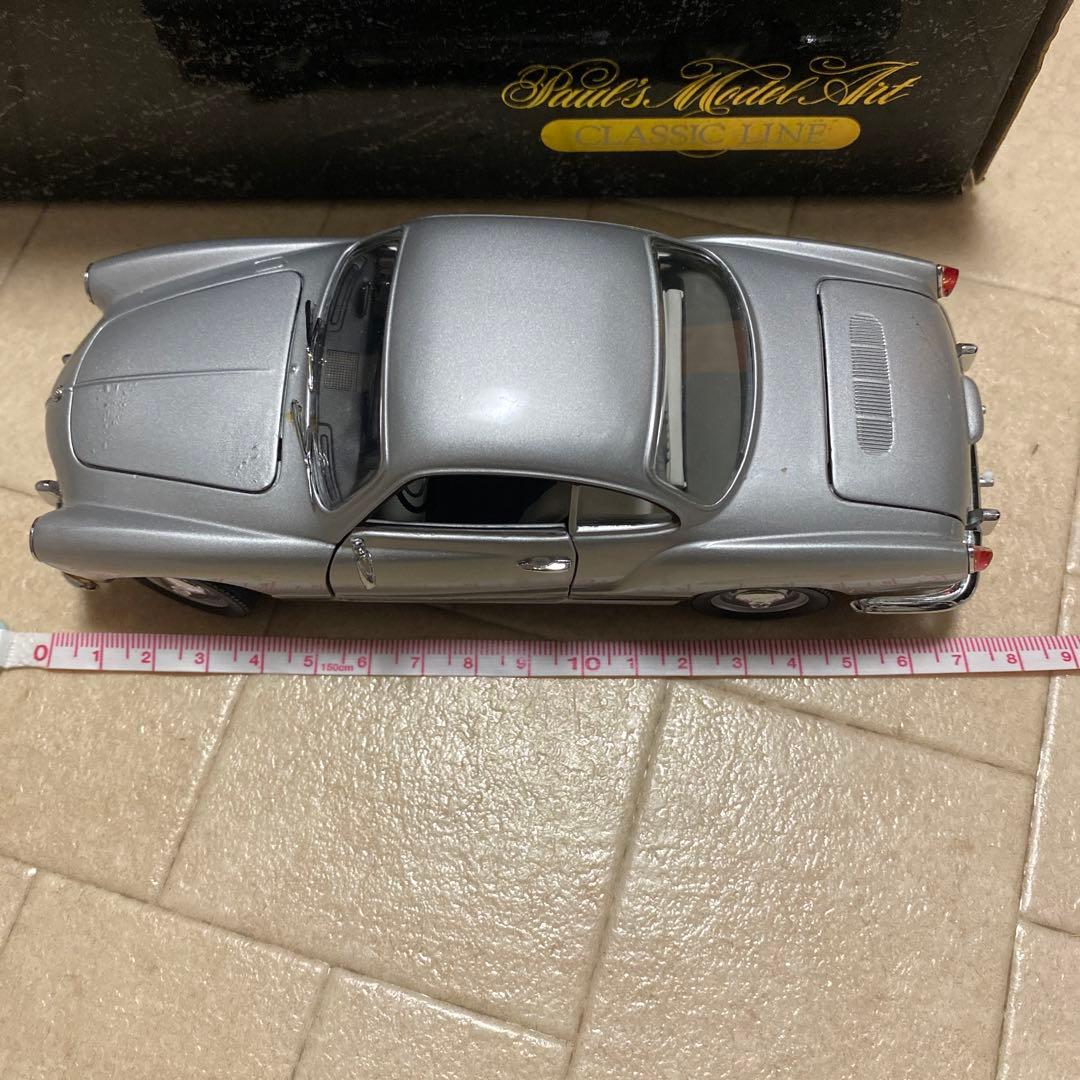 【お値下げ】ミニカー 1/24 フォルクスワーゲン カルマンギア