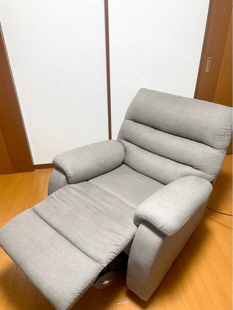 ニトリ　電動リクライニングソファ一人用（ファブリック）送料込み