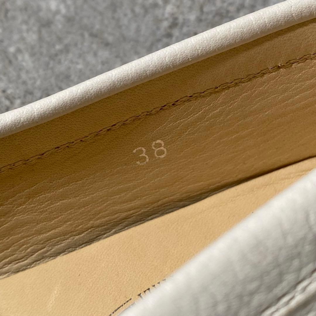 極美品　トッズ シティ ゴンミーニ レザー ドライビングシューズ　ホワイト