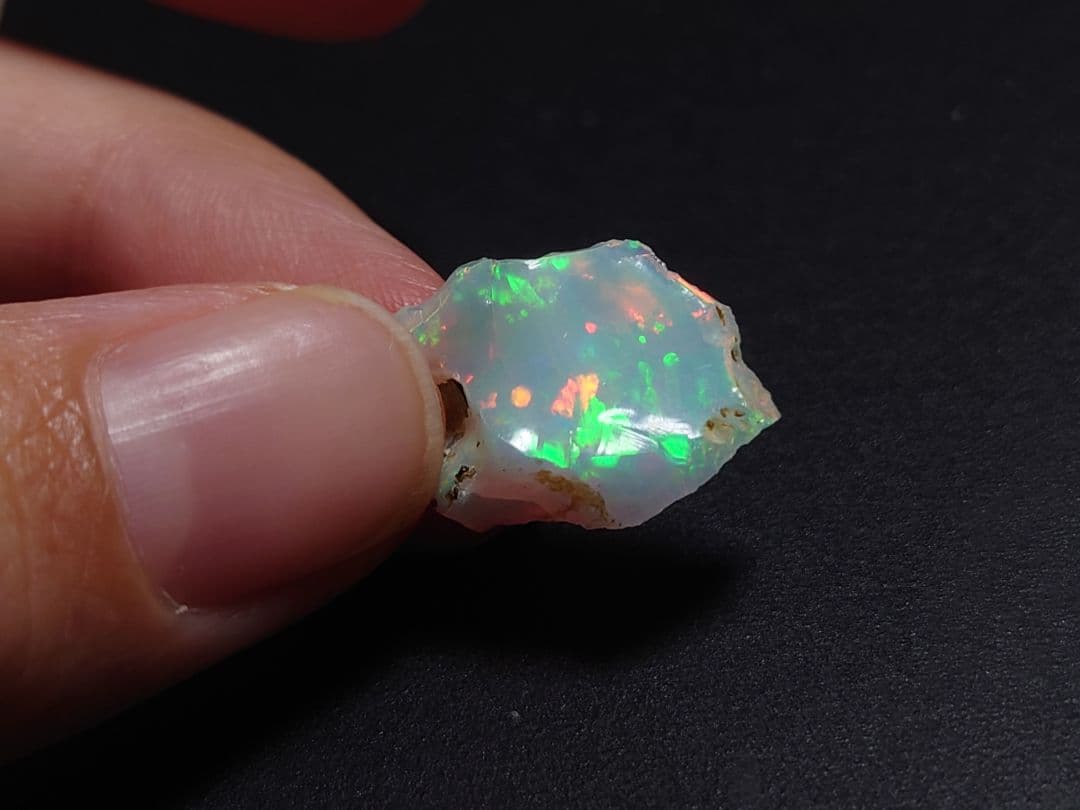 プレシャスオパール 原石 多色　ジュエリー　グレード　エチオピア　鉱物