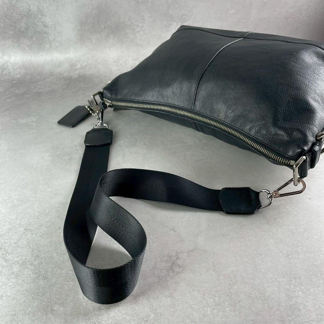 極美品✨コーチ ショルダーバッグ オールレザー 肩掛け 斜め掛け ロゴ型押し 黒