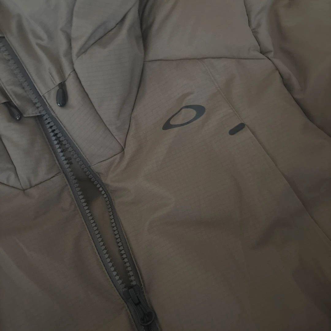 オークリー ダウンジャケットパーカー　ブラウン　茶　ダブルジップ　OAKLEY