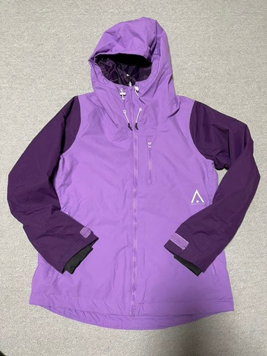 スノーボードウエアー　レディースＭサイズ相当