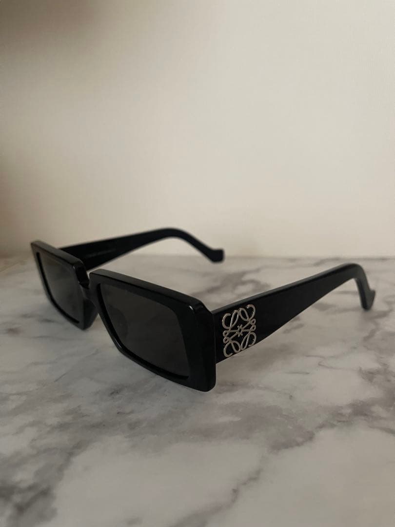 LOEWE ロエベのブラック スクエア サングラス