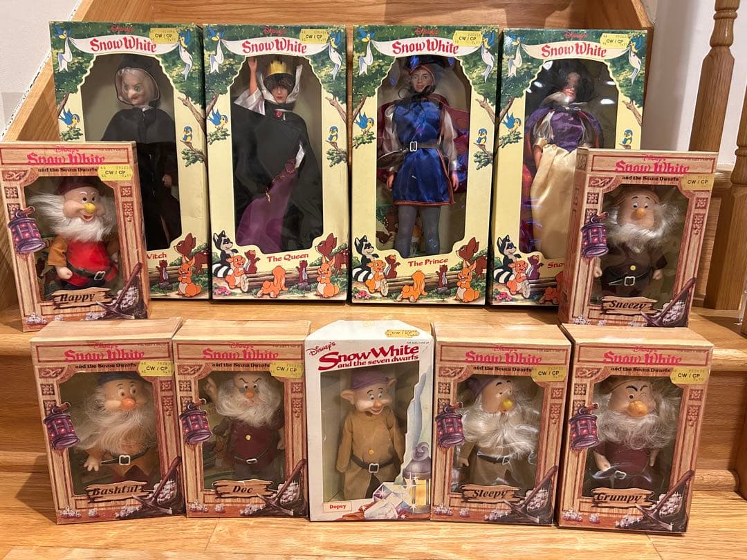ディズニー　フィギュア　白雪姫　7人の小人　王子様　継母　魔女　新品　ドール