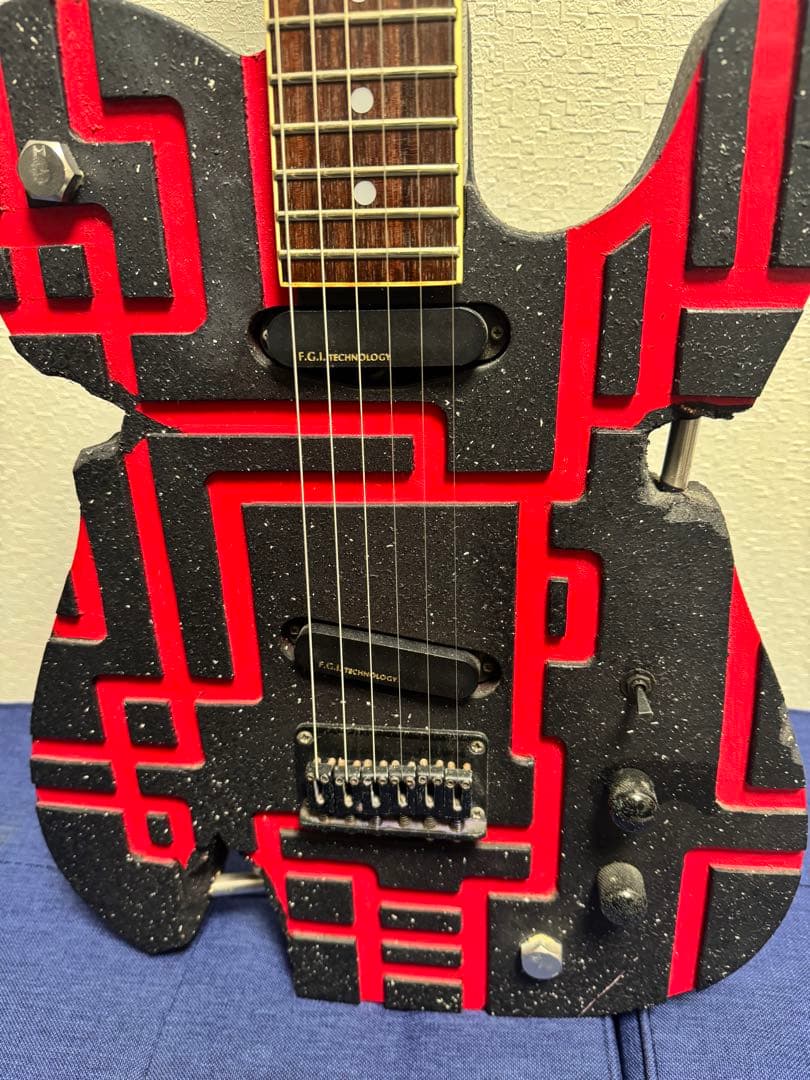 希少価値大　布袋コンクリートブラックレッドライン