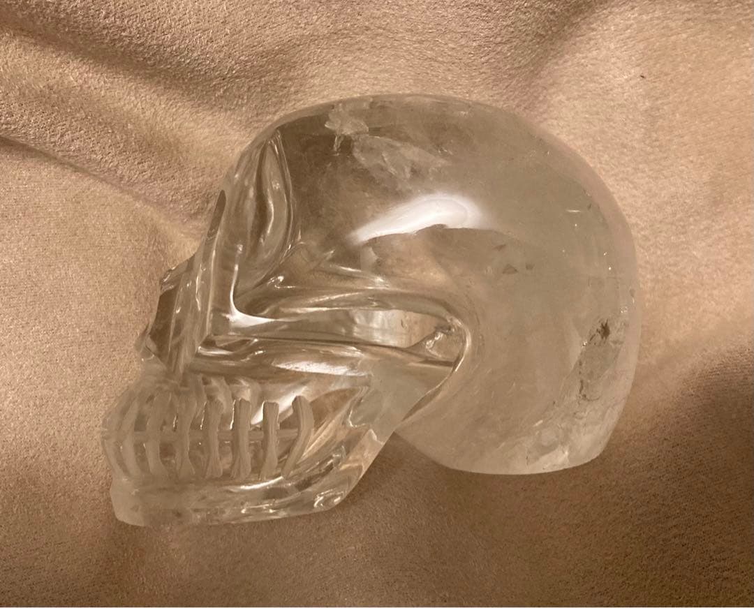 大 天然石 スカル 骸骨 ドクロ 良品 希少 クリスタルスカル 置物 虹有