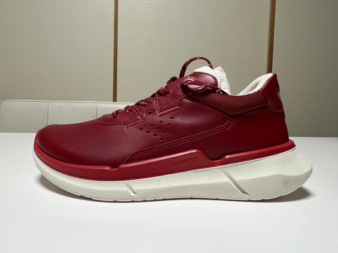 【ECCO Biom 】レザースニーカー