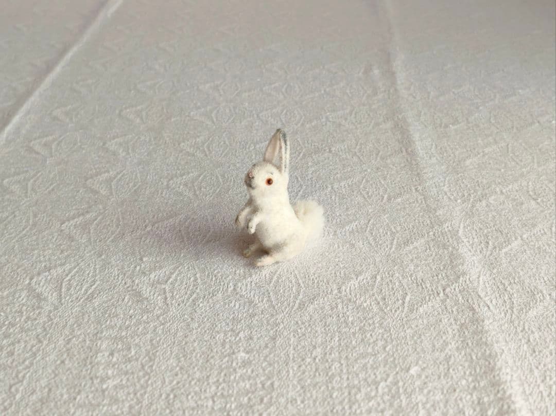 * vintage animal ୨୧ 立ち姿の 可愛い ウサちゃん