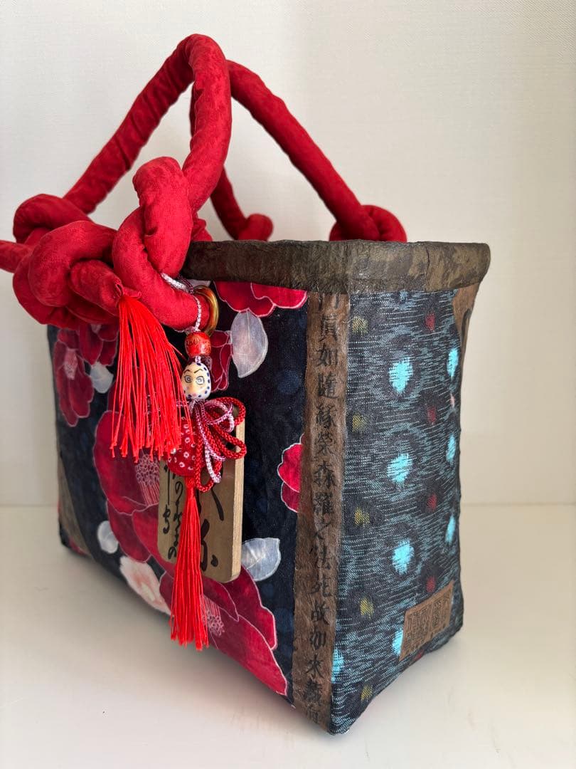 椿和風一閑張りバック中