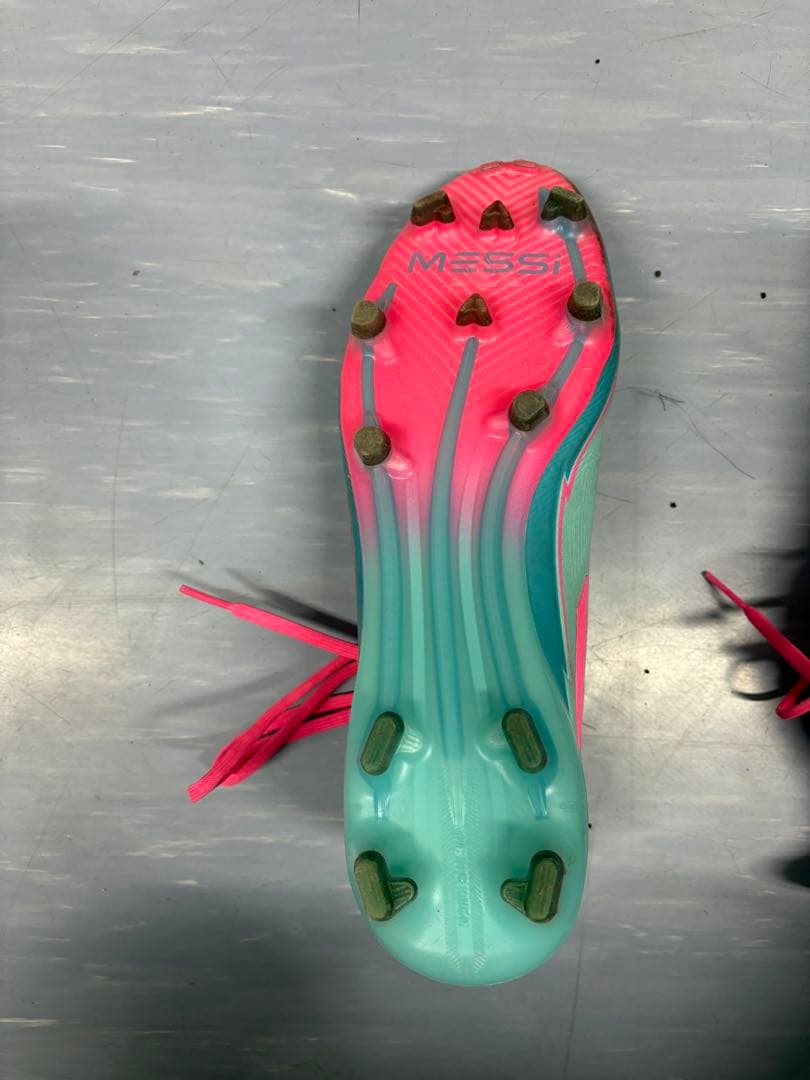adidas サッカーシューズ・スパイク ミントグリーン/ピンク